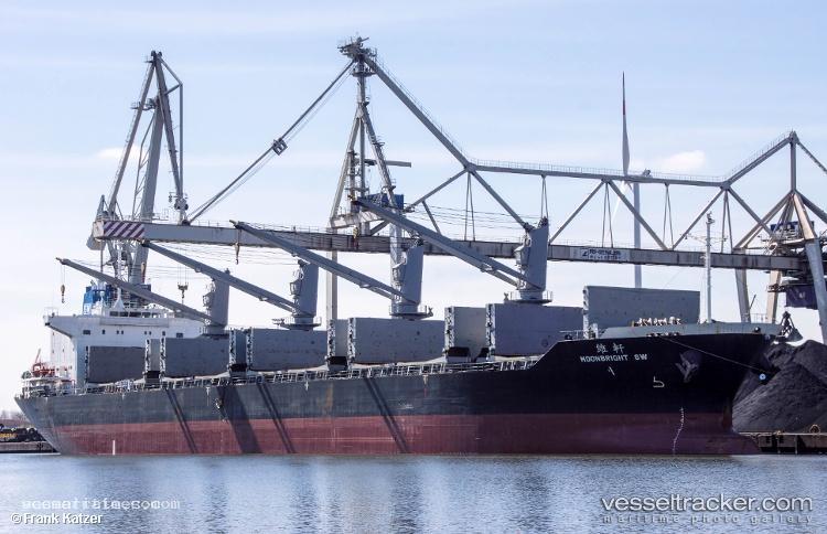 Moonbright-Sw - Bulk Carrier vessel registered in Panama