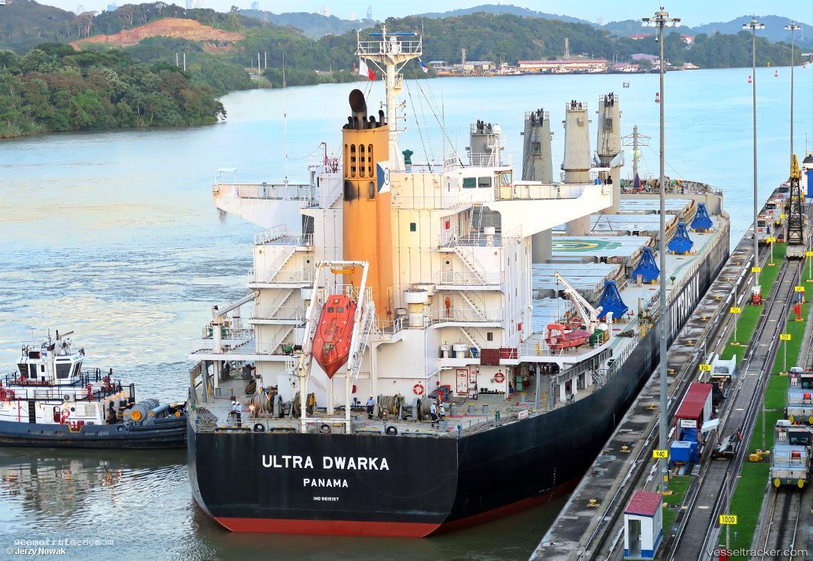 Pitt-Island - Bulk Carrier vessel registered in Hong Kong