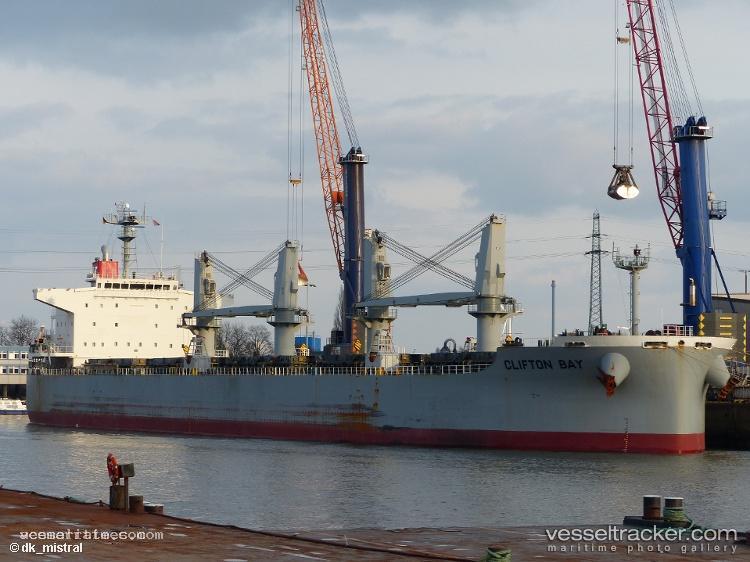 Clifton-Bay - Bulk Carrier vessel registered in Singapore