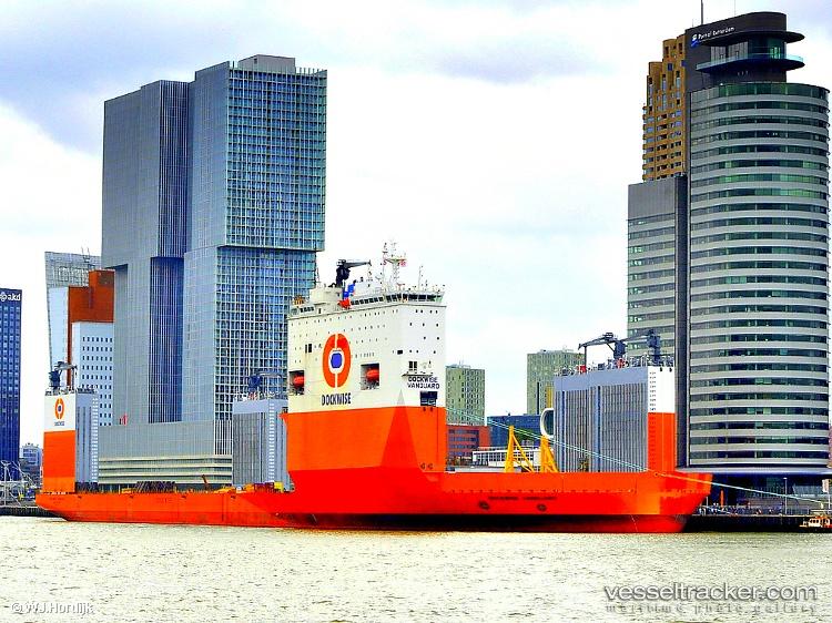 Boka-Vanguard - Heavy Load Carrier vessel registered in Curacao