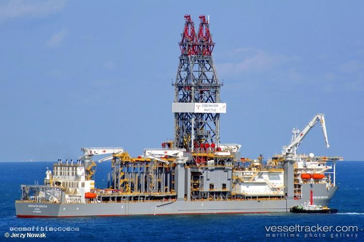 Deepwater-Invictus - Drilling Ship vessel registered in Marshall Islands