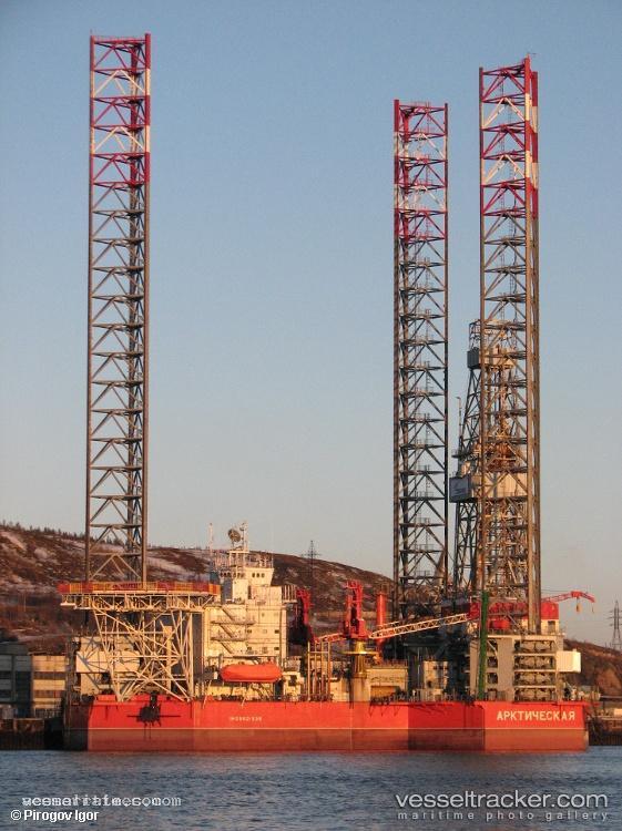 Arkticheskaya - Drilling Ship vessel registered in Russia