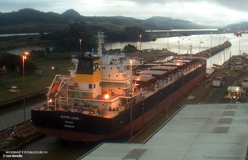 Minoan-Sea - Bulk Carrier vessel registered in Liberia