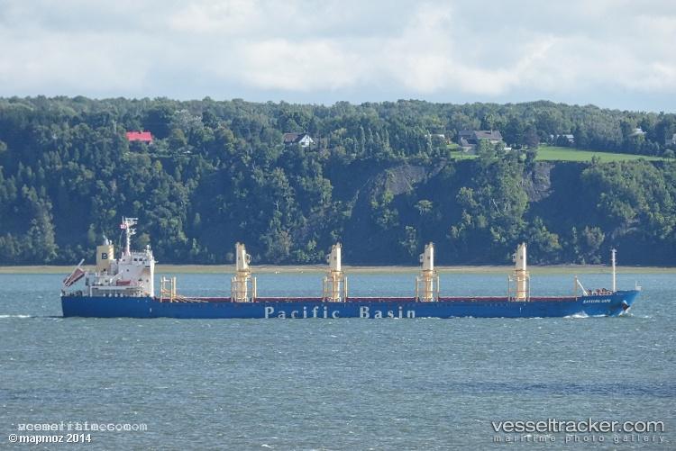 Eastern-Cape - Bulk Carrier vessel registered in Hong Kong