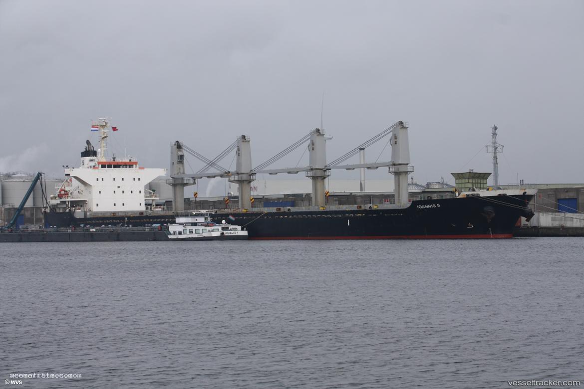 Solana-S - Bulk Carrier vessel registered in Liberia