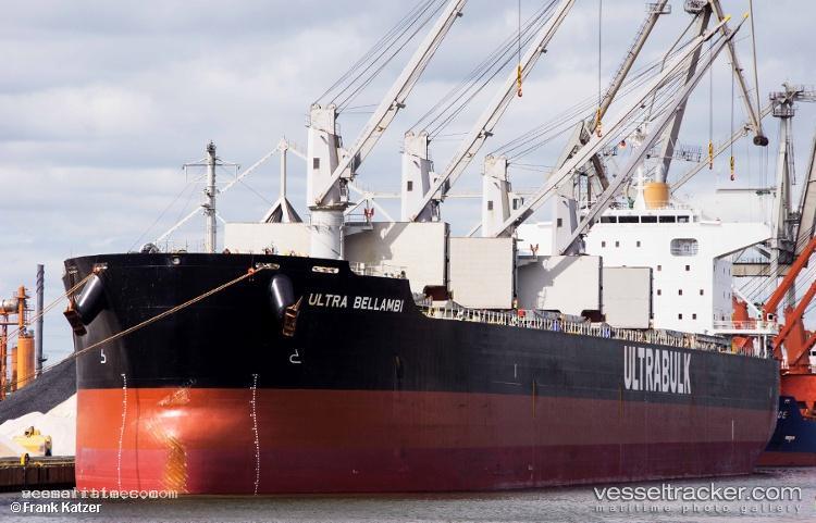 Palm-Island - Bulk Carrier vessel registered in Hong Kong