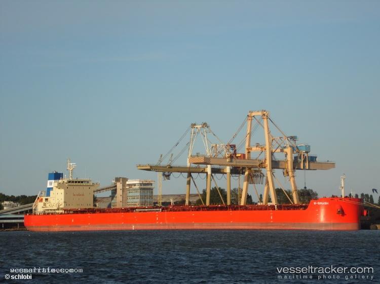 W-Smash - Bulk Carrier vessel registered in Liberia