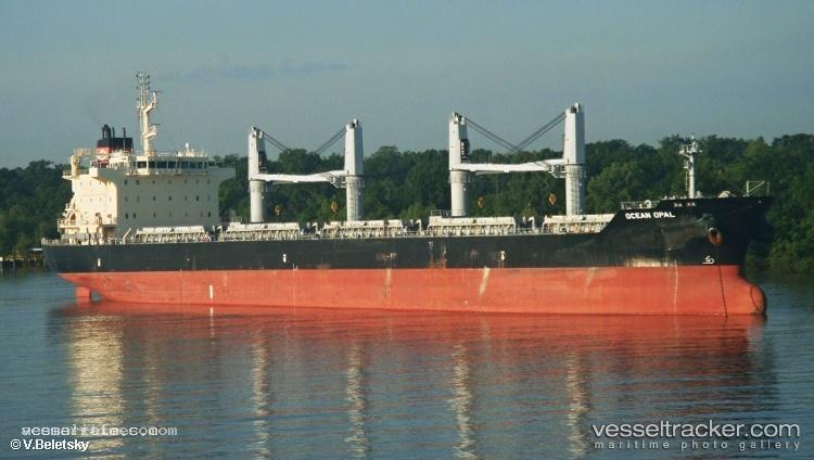 Lima-Strait - Bulk Carrier vessel registered in Liberia