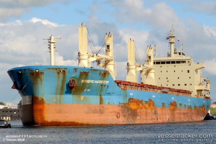 Mother-M - Bulk Carrier vessel registered in Marshall Islands