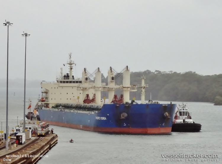 Tb-Pisces - Bulk Carrier vessel registered in Singapore