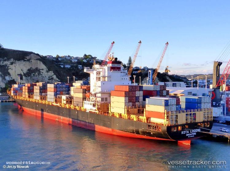 Kota-Loceng - Container Ship vessel registered in Singapore