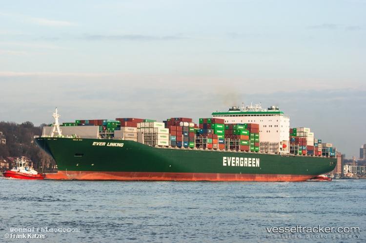 Ever-Linking - Container Ship vessel registered in United Kingdom