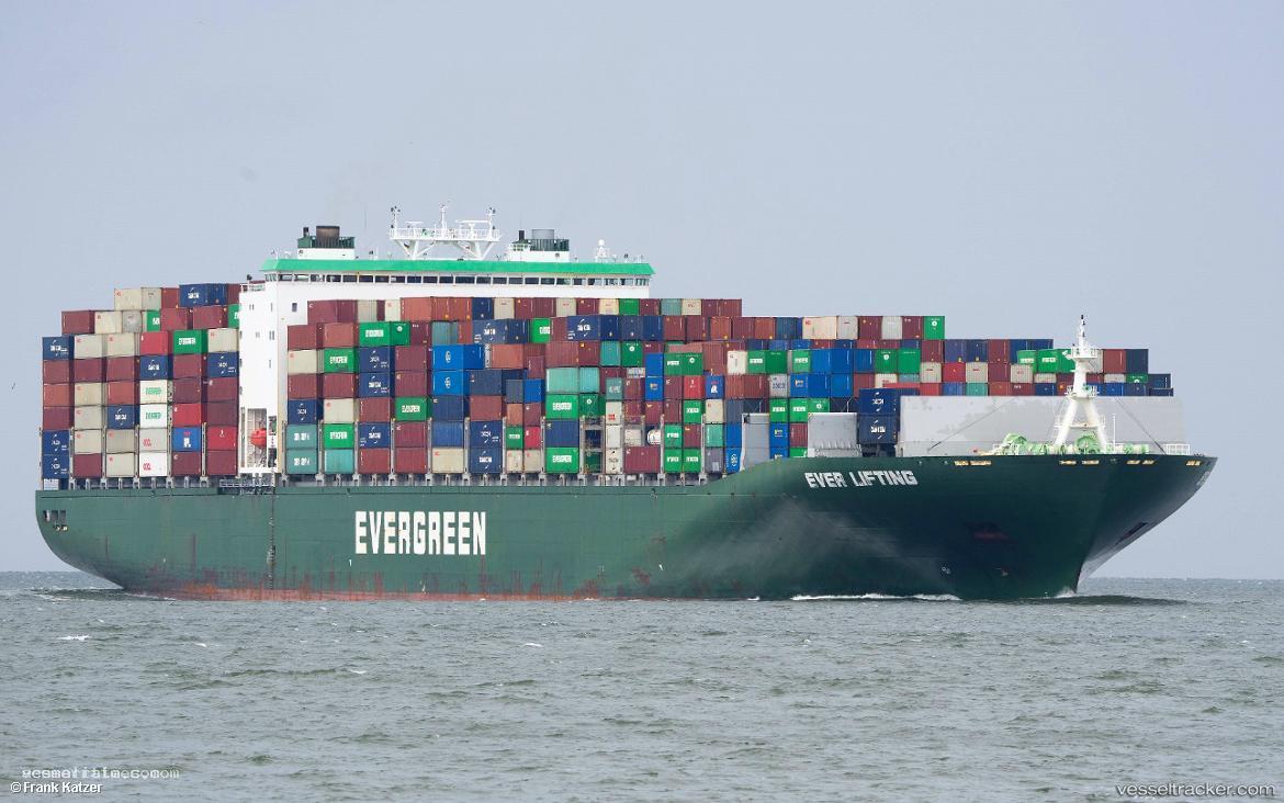 Ever-Lifting - Container Ship vessel registered in United Kingdom