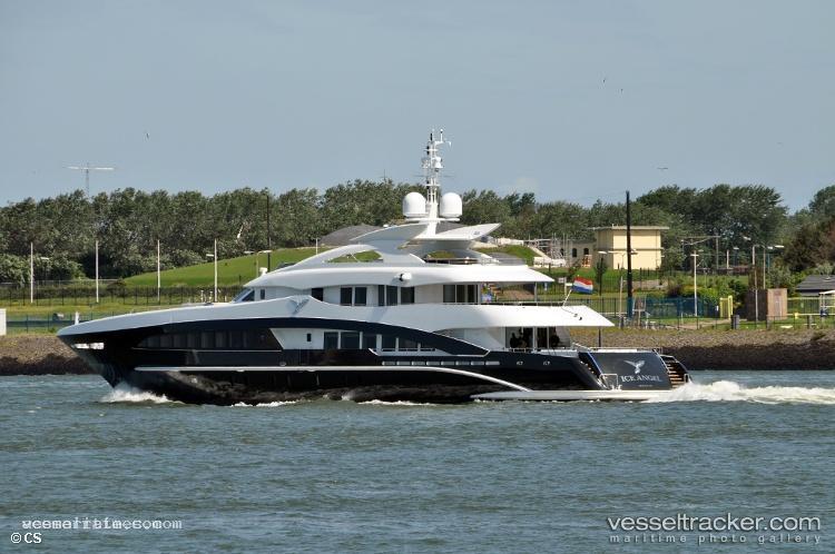 Rocket - Service Ship vessel registered in Cayman Islands