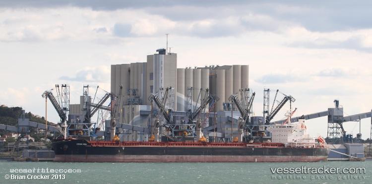 Lindsaylou - Bulk Carrier vessel registered in Marshall Islands