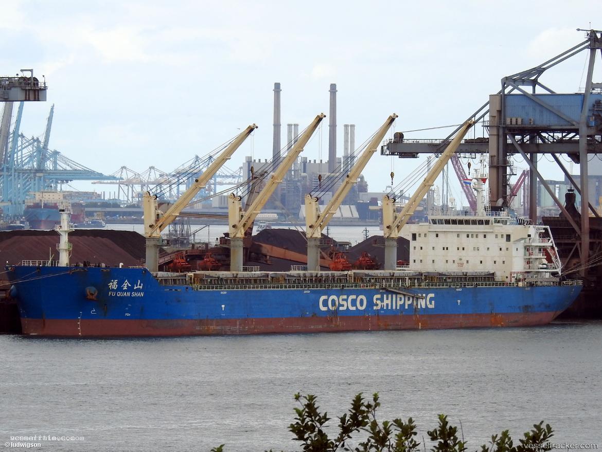 Xin-Hai-Tong-53 - Bulk Carrier vessel registered in Hong Kong