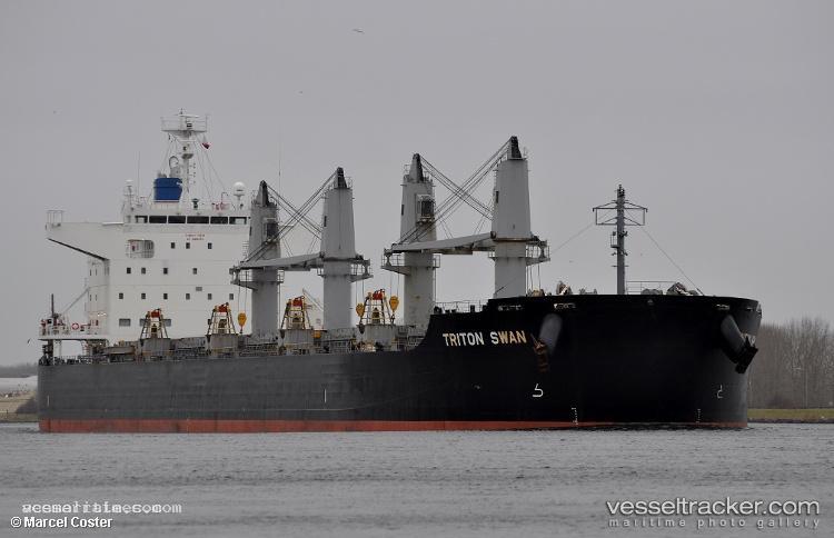 Explorer-Europe - Bulk Carrier vessel registered in Hong Kong