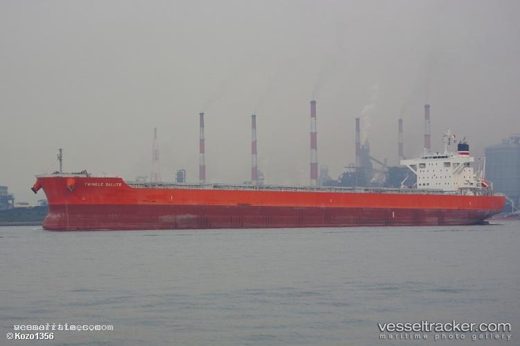 Ragnar - Bulk Carrier vessel registered in Marshall Islands