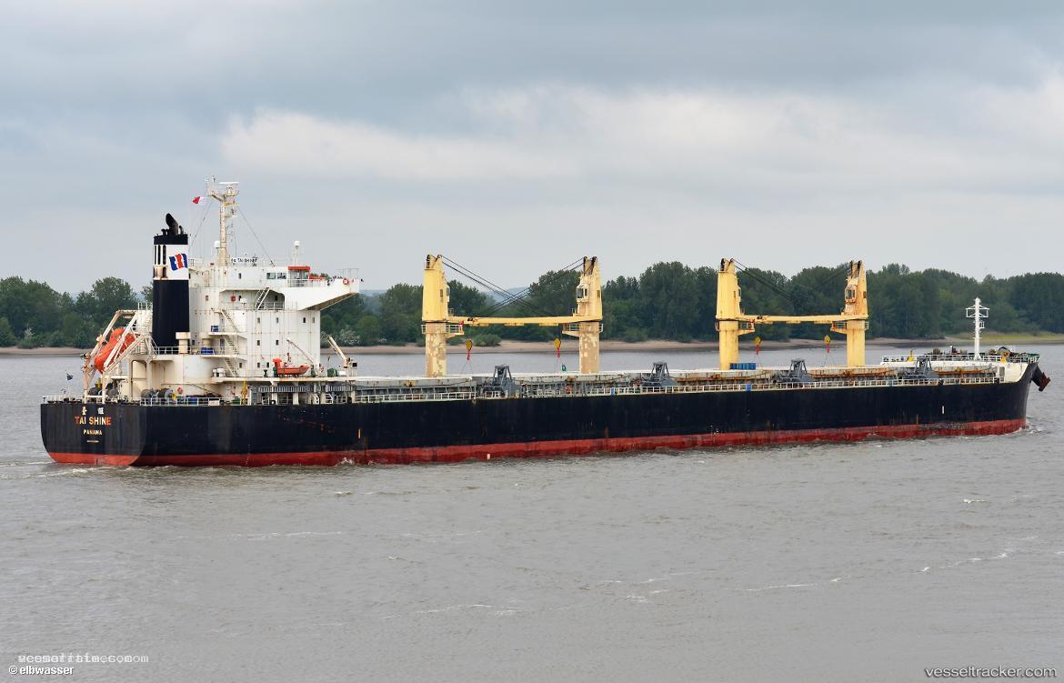 Lilas-Calm - Bulk Carrier vessel registered in Liberia