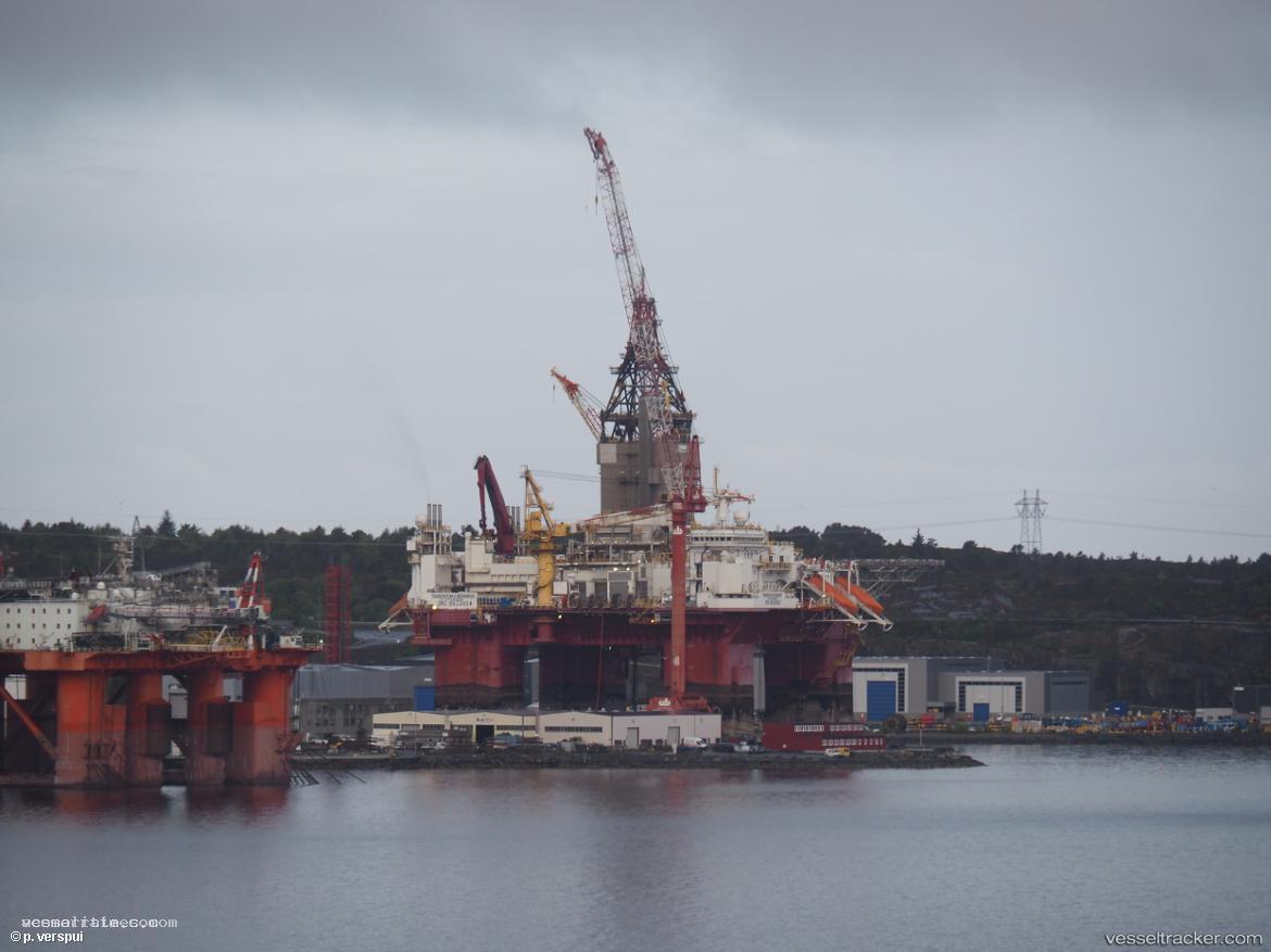 Transocean-Endurance - Drilling Ship vessel registered in Marshall Islands