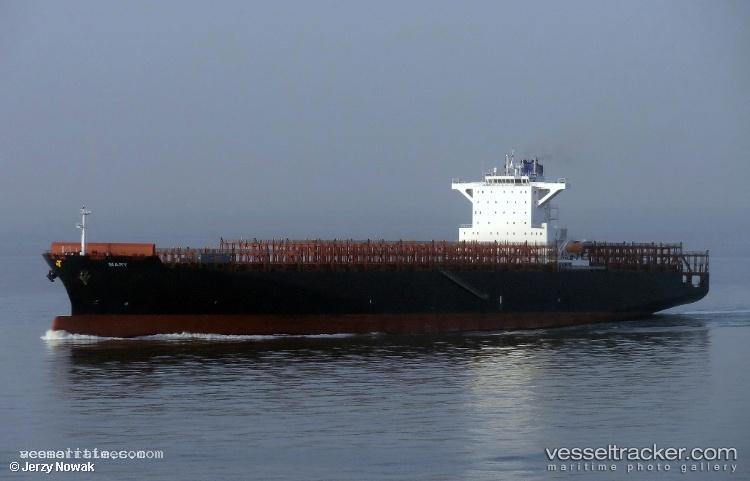 Colombia-Express - Container Ship vessel registered in Marshall Islands