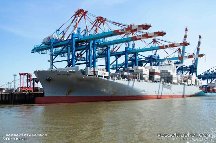 Sfl-Maui - Container Ship vessel registered in Liberia
