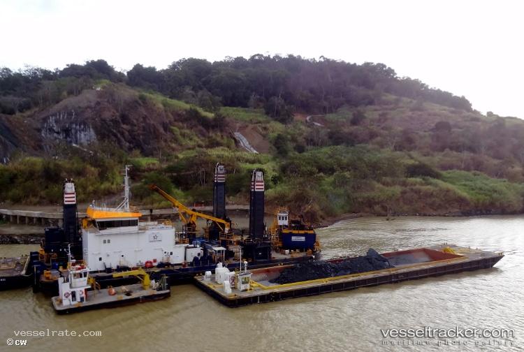 Alberto-A-Zubieta - Dredger