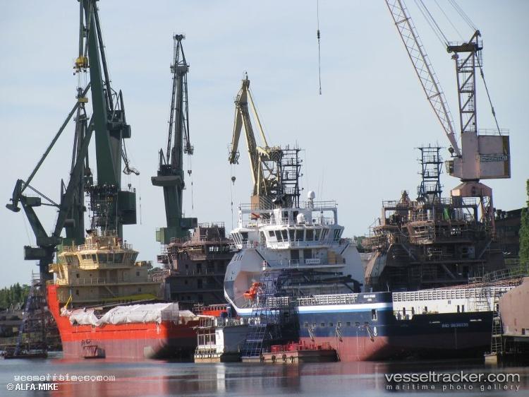 Highland-Defender - Offshore Tug Supply Ship vessel registered in United Kingdom
