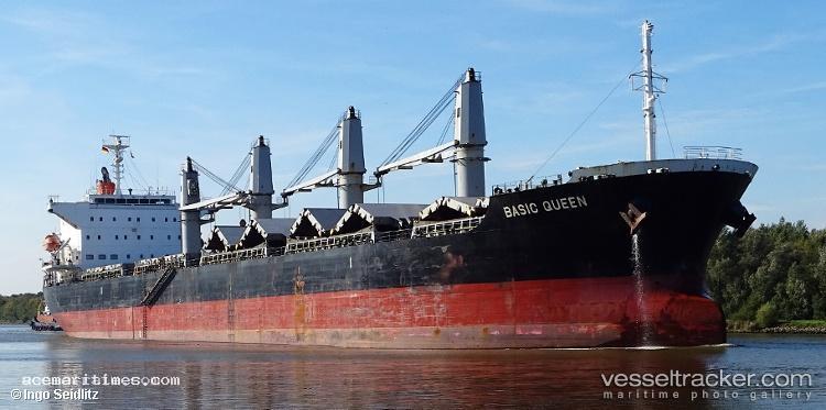 Basic-Island - Bulk Carrier vessel registered in Panama