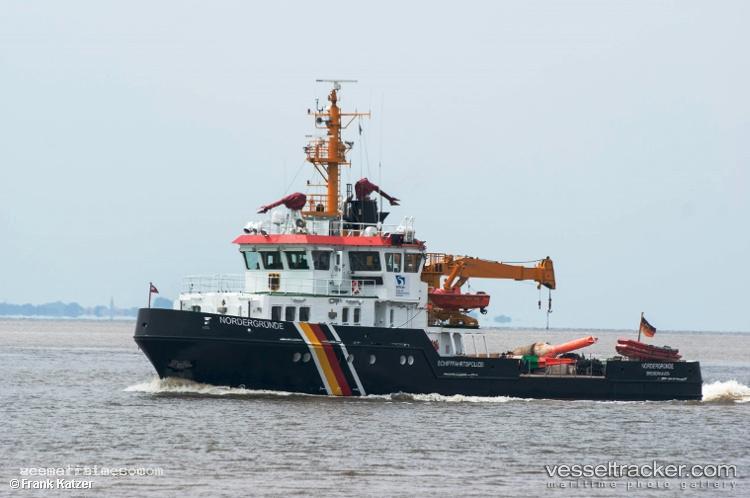 Nordergruende - Buoy Lighthouse Vessel vessel registered in Germany