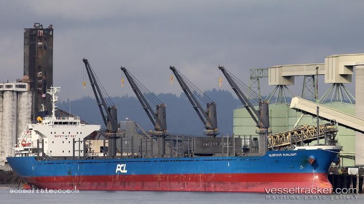 Cs-Glory - Bulk Carrier vessel registered in Marshall Islands