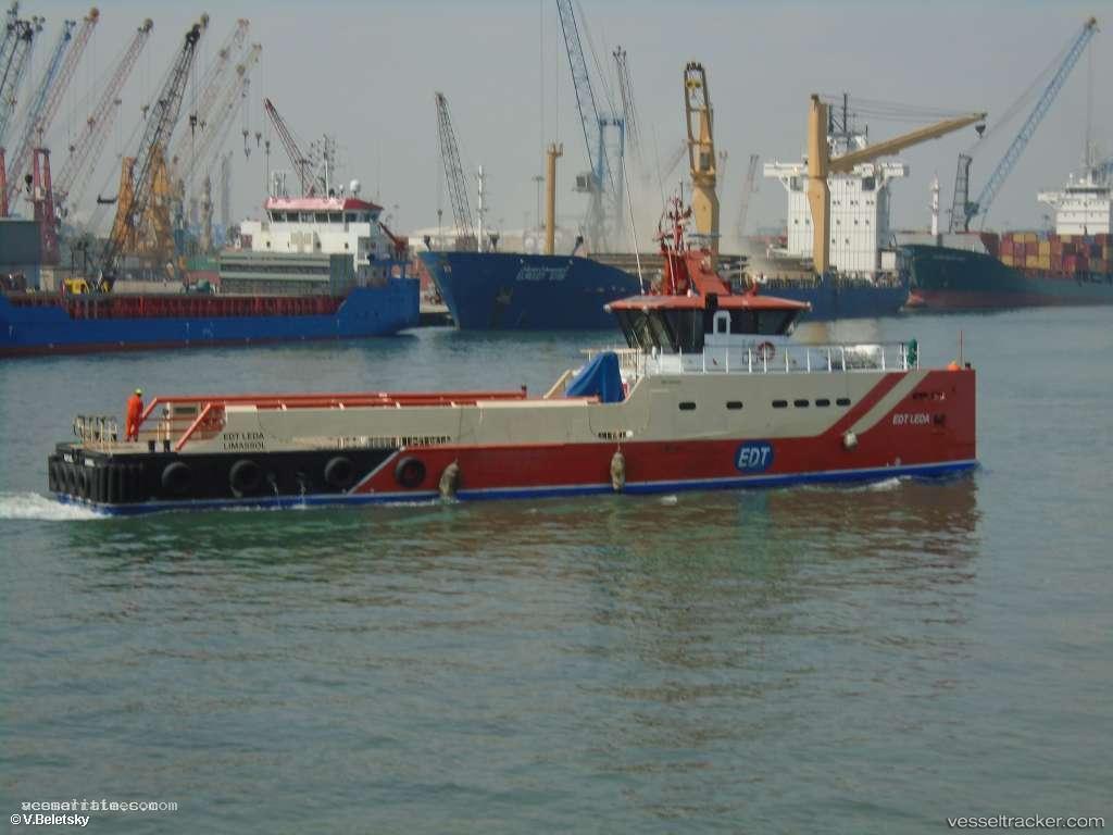 Moon - Offshore Tug Supply Ship vessel registered in Cayman Islands
