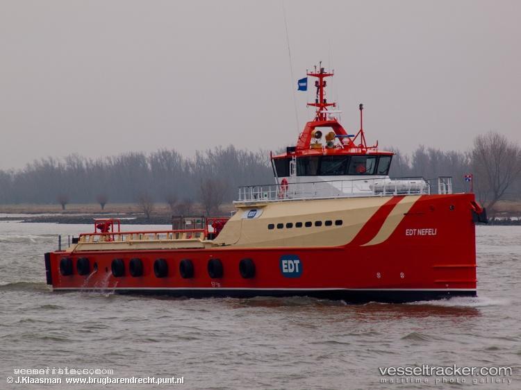 Advantage - Service Ship vessel registered in Marshall Islands