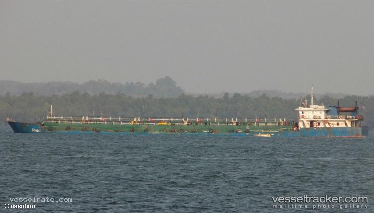 Bina-Maritim-3401 - Oil Products Tanker vessel registered in Indonesia