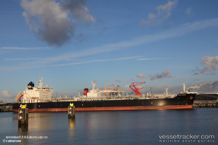 Pis-Sumatera - Chemical Oil Products Tanker vessel registered in Singapore
