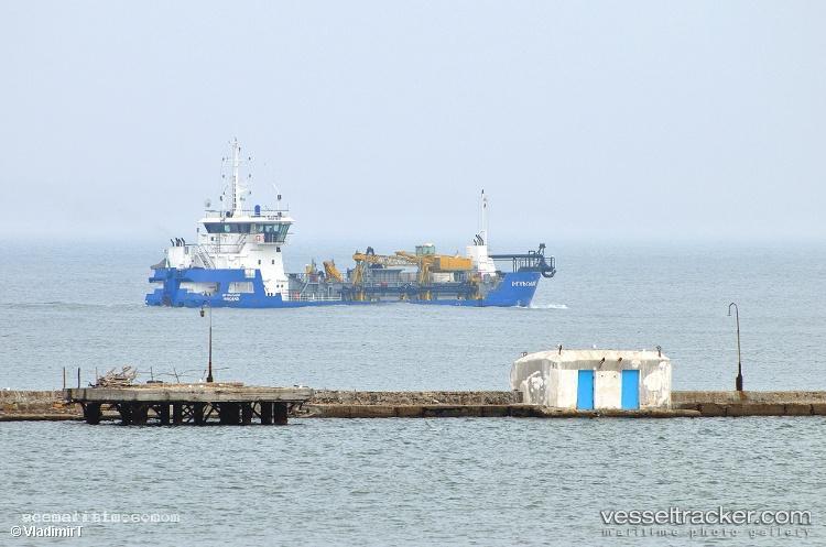 Ingulskyj - Hopper Dredger vessel registered in Ukraine