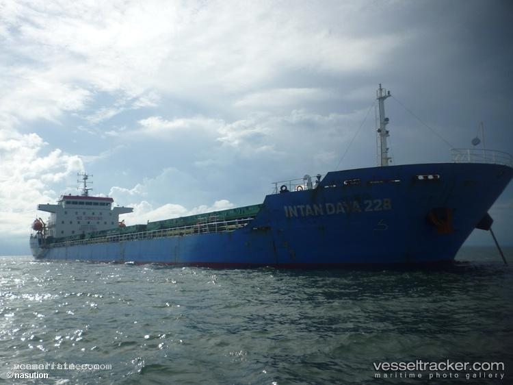 Intan-Daya-228 - General Cargo Ship vessel registered in Indonesia