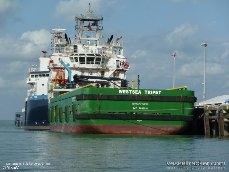 Kazo-Anggrek-7501 - Offshore Tug Supply Ship vessel registered in Malaysia