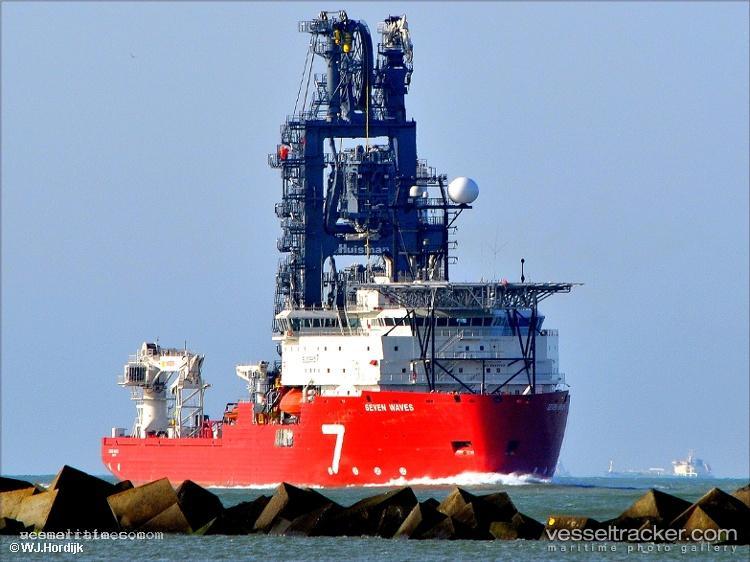 Seven-Waves - Pipe Layer vessel registered in Brazil