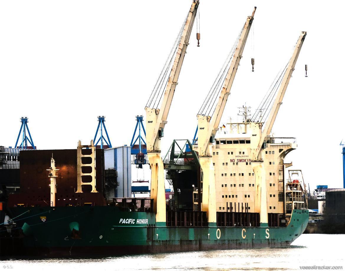 Pacific-Honour - Oil Products Tanker vessel registered in Singapore