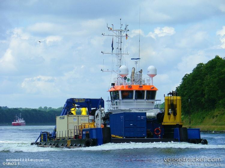 Jif-Artemis - Utility Vessel vessel registered in France