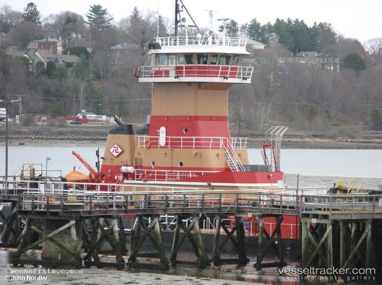 Dean-Reinauer - Pusher Tug vessel registered in United States of America