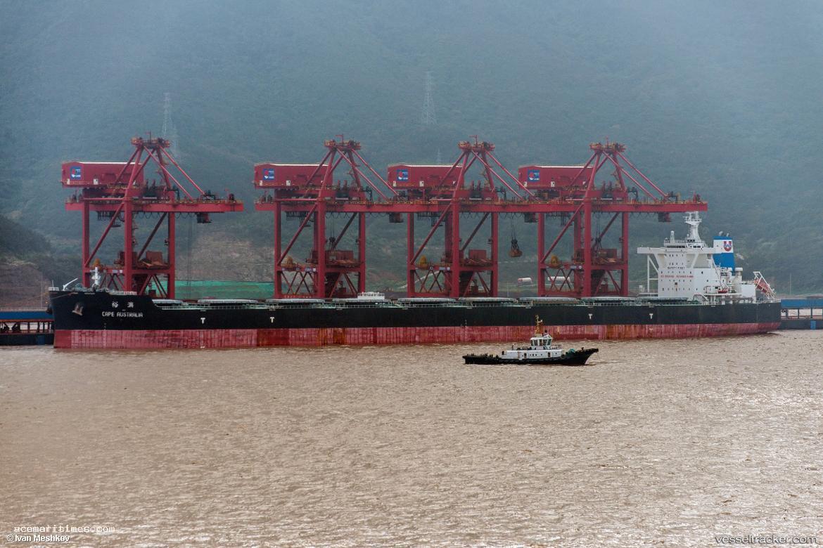 Cape-Australia - Bulk Carrier vessel registered in Singapore