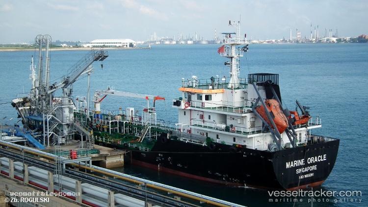 Marine-Oracle - Service Ship vessel registered in Singapore