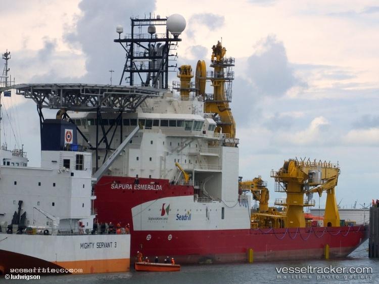 Sapura-Esmeralda - Pipe Layer vessel registered in Brazil