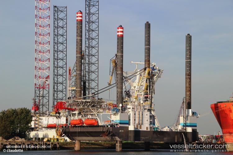 Jb-120 - [service_ship.crane_barge] vessel registered in Bahamas