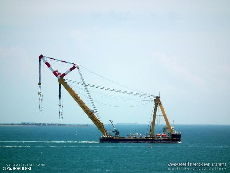 Asian-Hercules-Iii - Crane Ship vessel registered in Singapore
