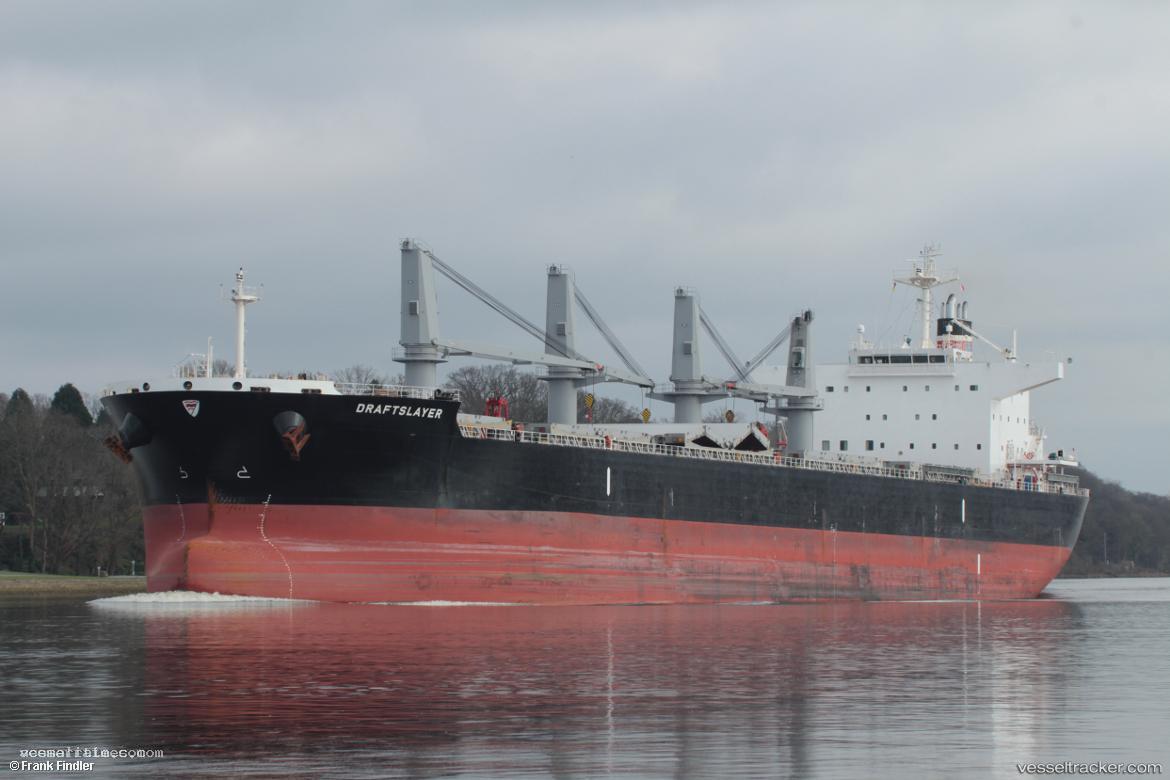 Draftslayer - Bulk Carrier vessel registered in Greece
