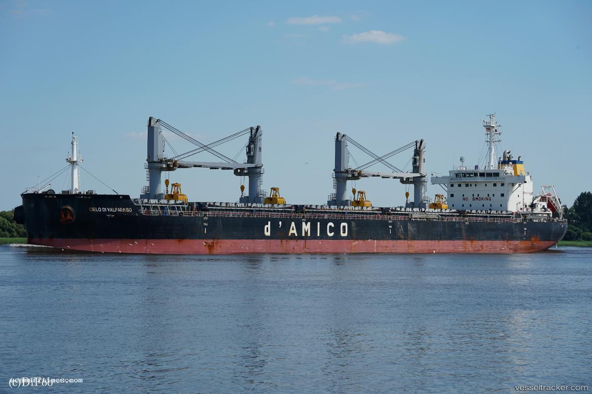 Babitonga-Bay - Bulk Carrier vessel registered in Liberia