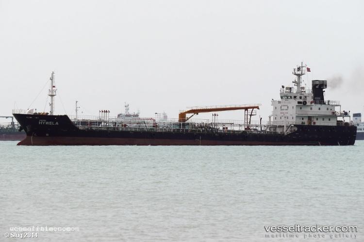 Luisella-Cosulich - Oil Products Tanker vessel registered in Singapore